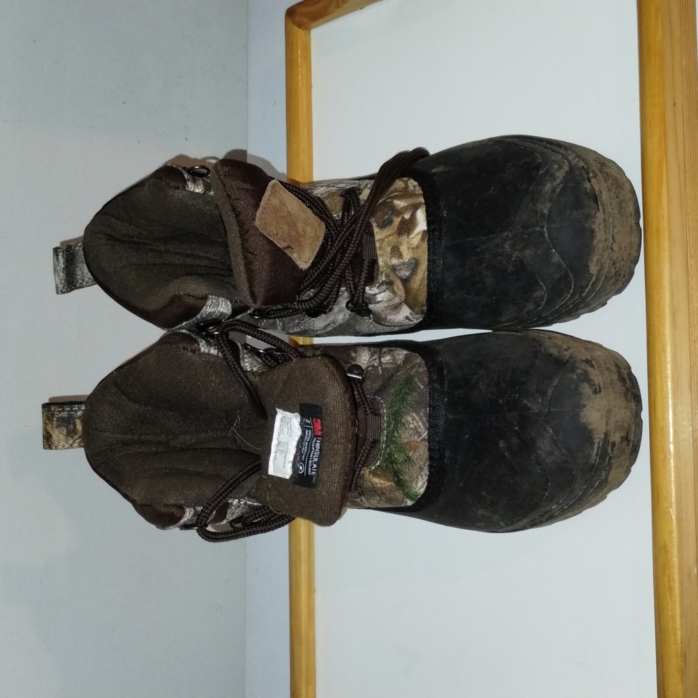 Size 7 kids Hunting Boots